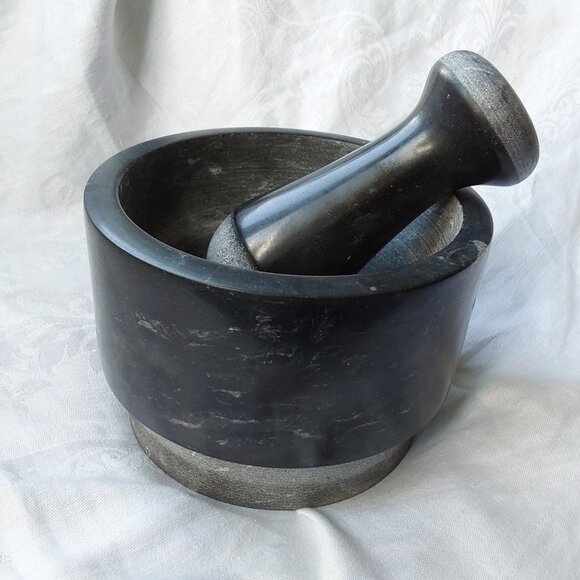 Very heavy black granite mortar and pestle set two sided very good used conditio - Picture 1 of 12
